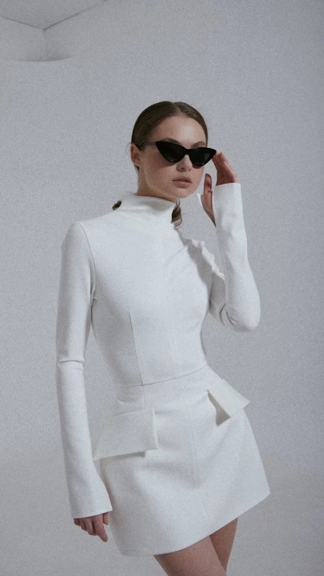 white long sleeve dress mini